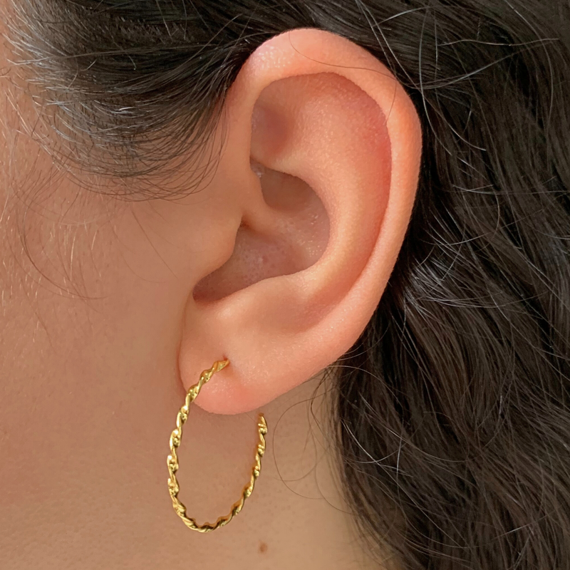 BRINCO ARGOLA FIO TORCIDO (3 cm) - BANHADO A OURO 18K