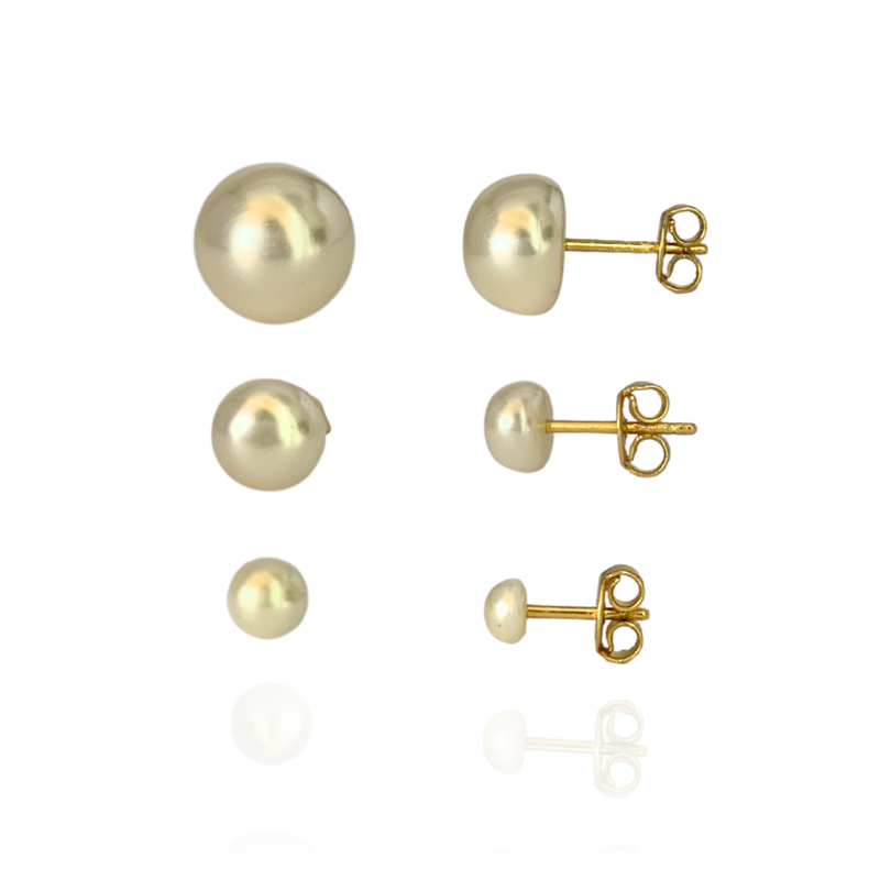 BRINCO TRIO PEROLA ACHATADA - (KIT 3 BRINCOS) - BANHADO A OURO 18K