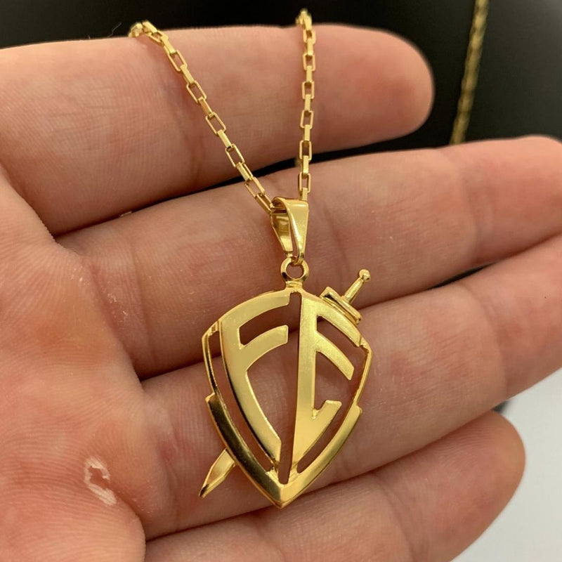 CORRENTE TIJOLINHO (1,5mm) + PINGENTE ESCUDO DA FÉ (3cm) - BANHADO A OURO 18K