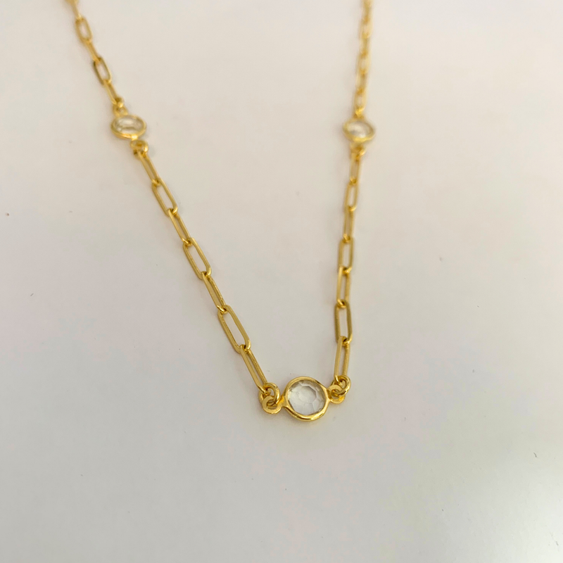 CHOKER ELO CADEADO FINO C/ CRISTAIS - 40 cm - BANHADO A OURO 18K