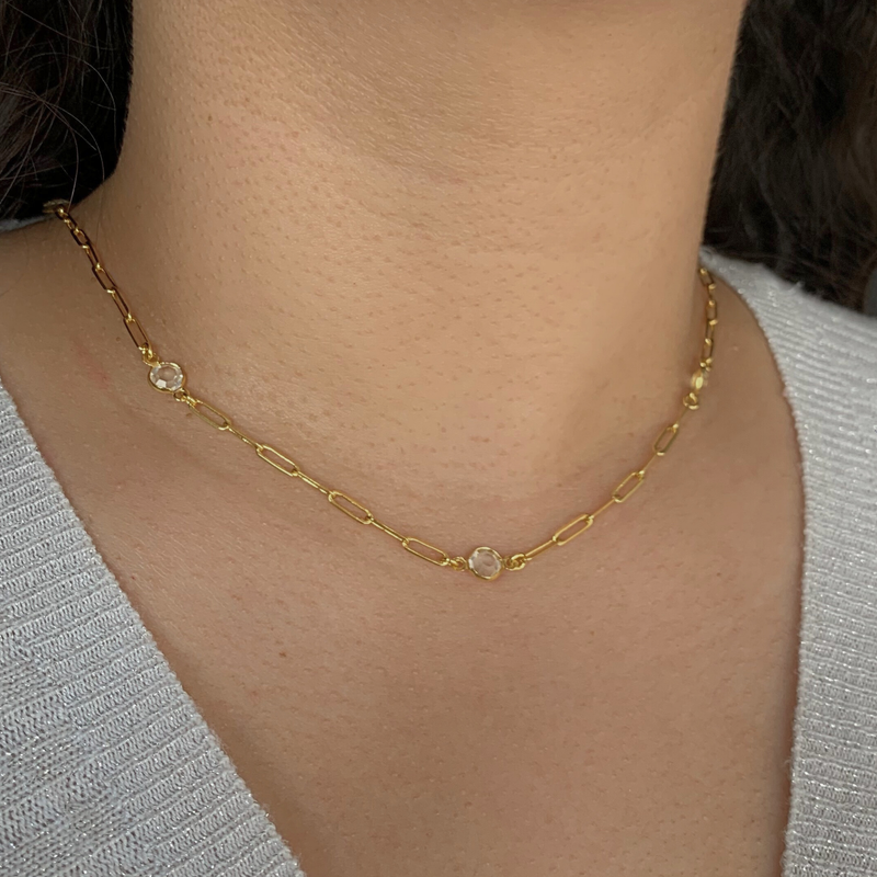 CHOKER ELO CADEADO FINO C/ CRISTAIS - 40 cm - BANHADO A OURO 18K