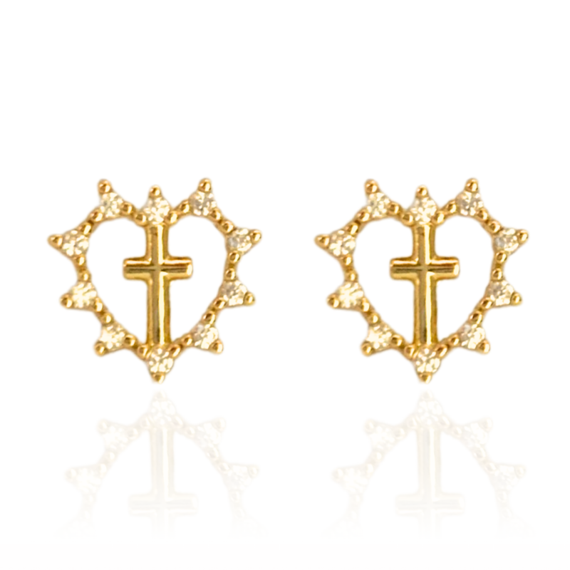 BRINCO CORAÇÃO CRAVEJADO COM CRUZ - BANHADO A OURO 18K