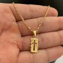 CORRENTE TIJOLINHO (1,5mm) + PINGENTE MINI PLACA CRUZ VAZADA (1,8cm) - BANHADO A OURO 18K