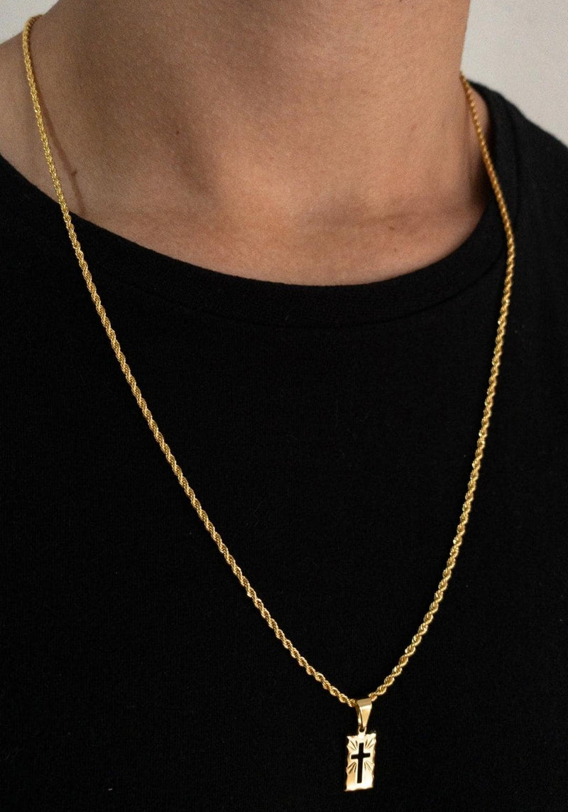 CORRENTE ELO BAIANO (2mm) + PINGENTE MINI PLACA CRUZ VAZADA (1,8cm) - BANHADO A OURO 18K