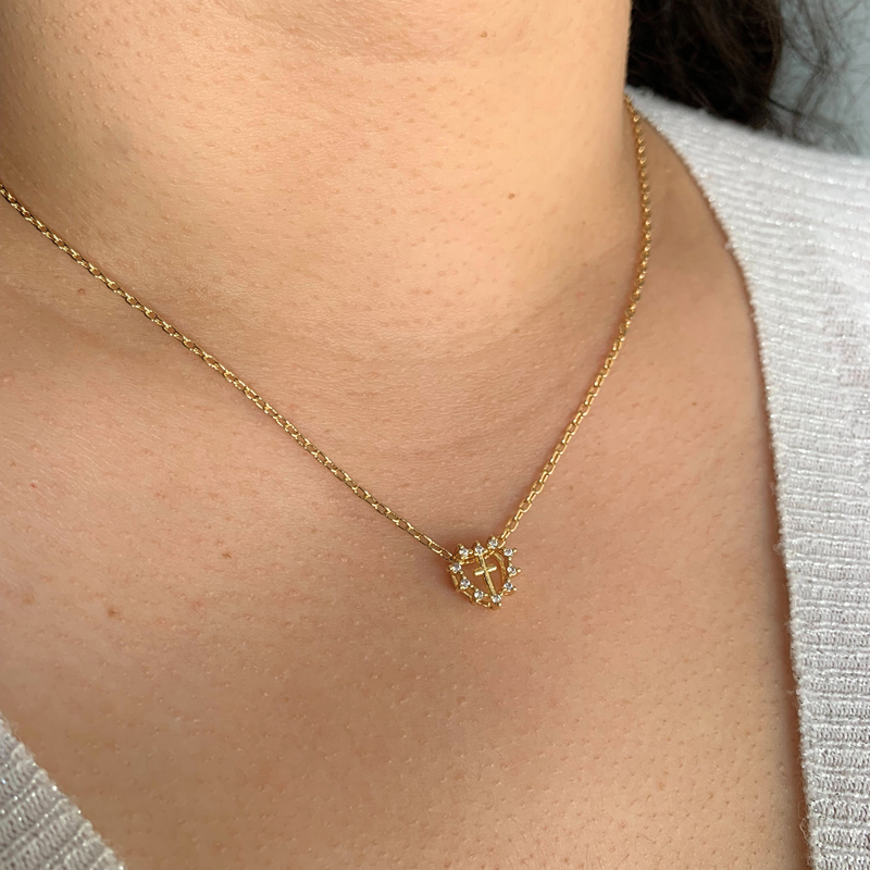 GARGANTILHA + BRINCO CORAÇÃO CRAVEJADO COM CRUZ  - BANHADO A OURO 18K