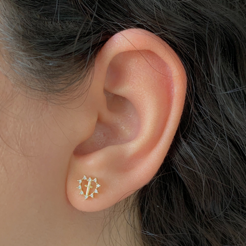 GARGANTILHA + BRINCO CORAÇÃO CRAVEJADO COM CRUZ  - BANHADO A OURO 18K