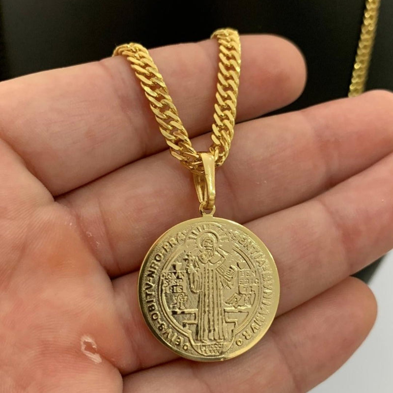 CORRENTE GRUMET DUPLA (4mm) + PINGENTE MEDALHA SÃO BENTO (2,5cm) - BANHADO A OURO 18K