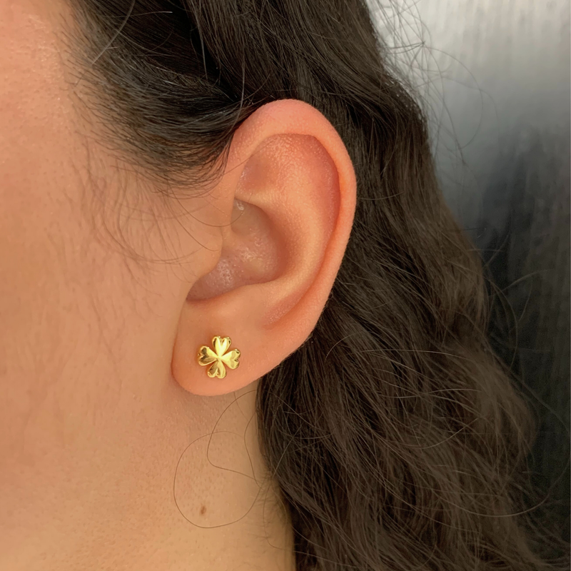 BRINCO TREVO - BANHADO A OURO 18K