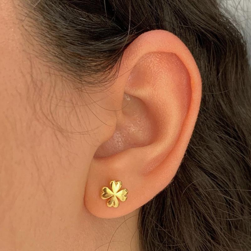 BRINCO TREVO - BANHADO A OURO 18K