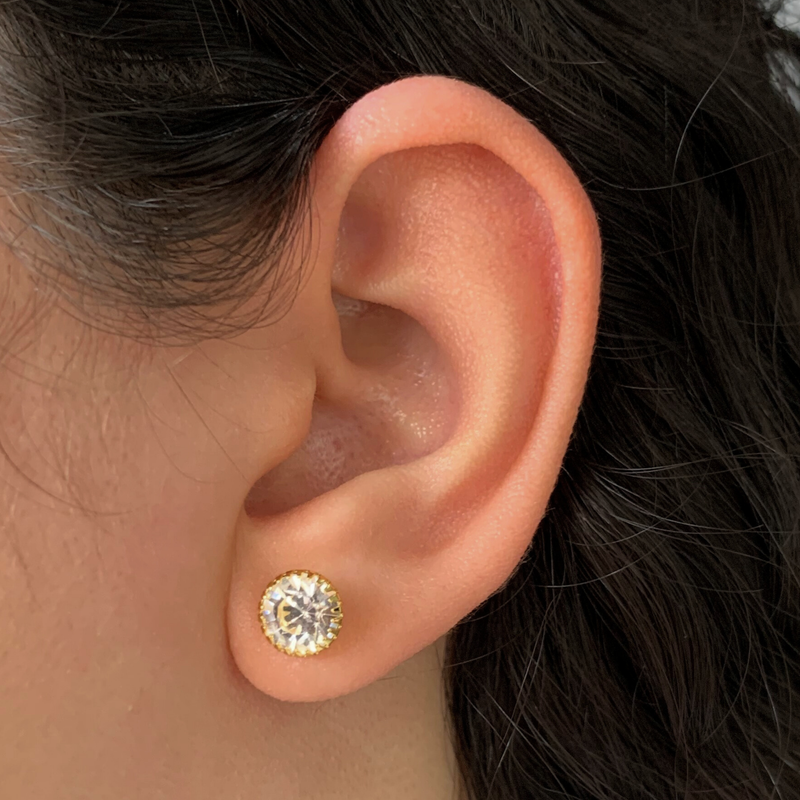 BRINCO PONTO DE LUZ CRISTAL - BANHADO A OURO 18K