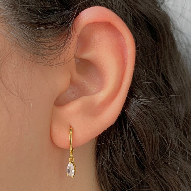 BRINCO ARTICULADO COM ZIRCONIA GOTA - BANHADO A OURO 18K