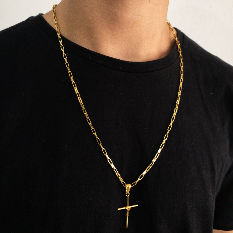 CORRENTE CADEADO LONG (4mm) + PINGENTE CRUZ ARAMADA (3,8cm)- BANHADO A OURO 18K