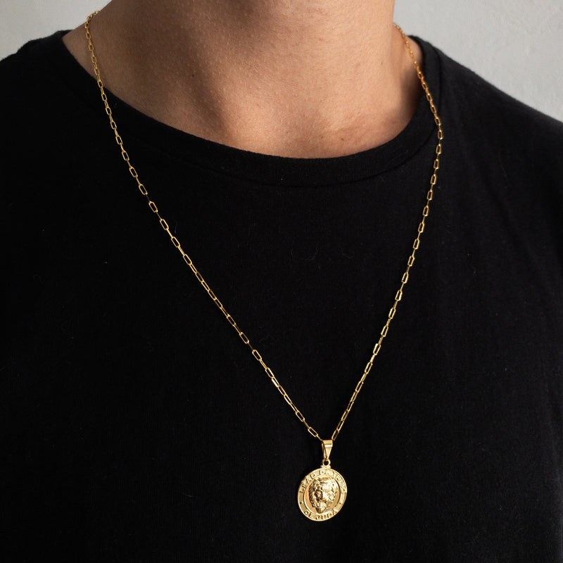 CORRENTE CADEADO FINO (1mm) + PINGENTE MEDALHA LEÃO DA TRIBO DE JUDÁ (2,3cm) - BANHADO A OURO 18K