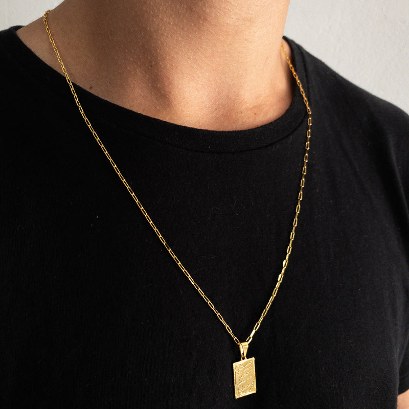 CORRENTE CADEADO FINO (1mm) + PINGENTE PLACA SALMO 23 (2,2cm) - BANHADO A OURO 18K