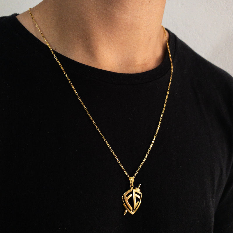 CORRENTE TIJOLINHO (1,5mm) + PINGENTE ESCUDO DA FÉ (3cm) - BANHADO A OURO 18K