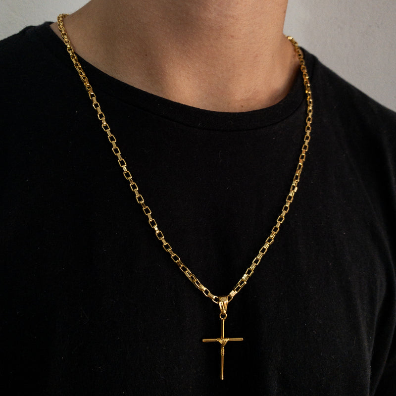 CORRENTE TIJOLINHO (4mm) + PINGENTE CRUZ ARAMADA (3,8cm)- BANHADO A OURO 18K