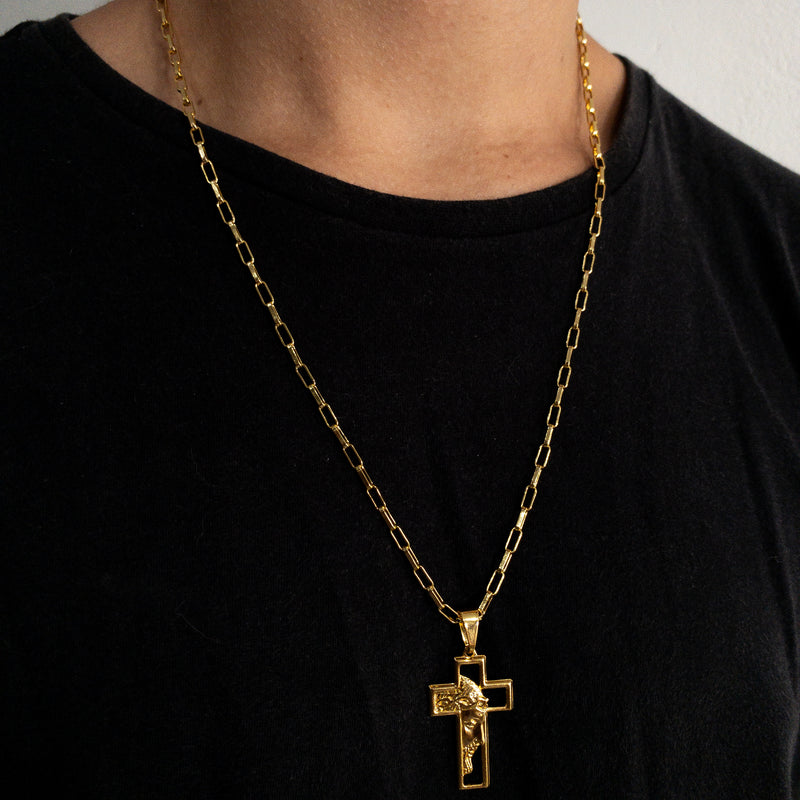CORRENTE CADEADO FINO (2mm) + PINGENTE CRUZ COM FACE DE JESUS (3,8cm)- BANHADO A OURO 18K