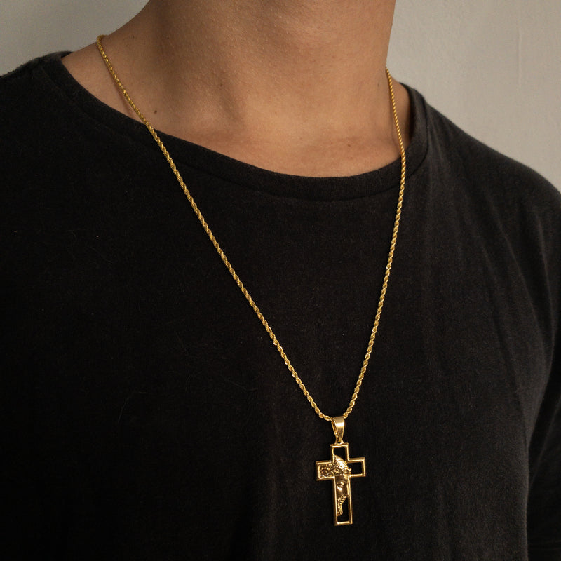CORRENTE ELO BAIANO (2mm) + PINGENTE CRUZ COM FACE DE JESUS (3,8cm)- BANHADO A OURO 18K