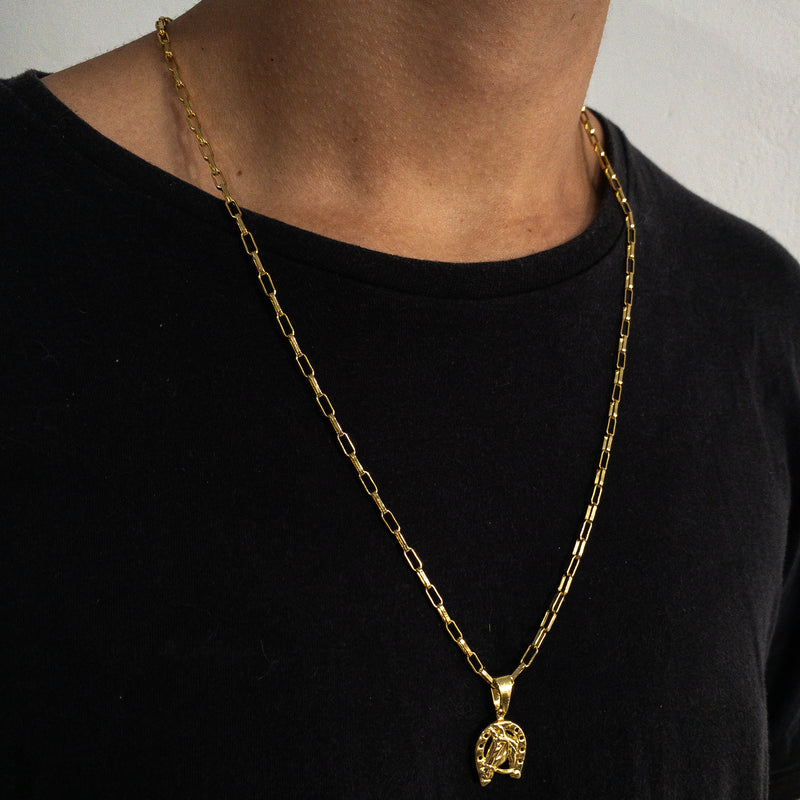 CORRENTE CADEADO LONG (4mm) + PINGENTE FERRADURA (2cm) - BANHADO A OURO 18K