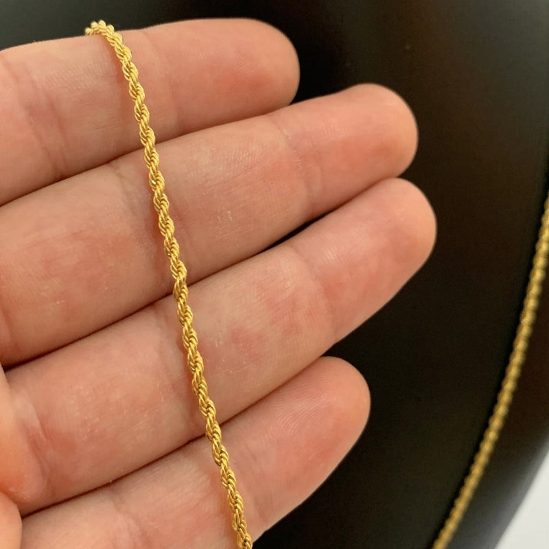 CORRENTE ELO BAIANO (2mm) + PINGENTE CRUZ COM CRISTO (2,5CM) - BANHADO A OURO 18K