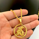 CORRENTE CADEADO (3mm) + PINGENTE SÃO JORGE REDONDO (3,5cm) - BANHADO A OURO 18K