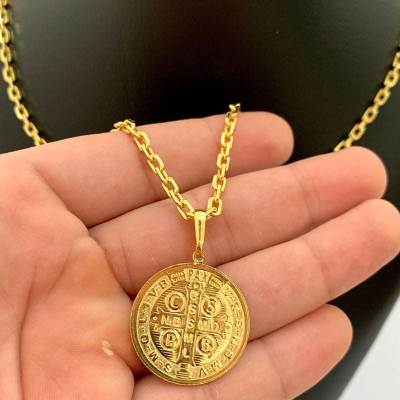 CORRENTE CADEADO (3mm) + PINGENTE MEDALHA SÃO BENTO (2,5cm) - BANHADO A OURO 18K