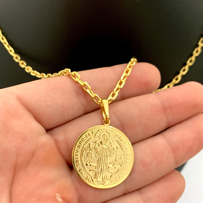 CORRENTE CADEADO (3mm) + PINGENTE MEDALHA SÃO BENTO (2,5cm) - BANHADO A OURO 18K