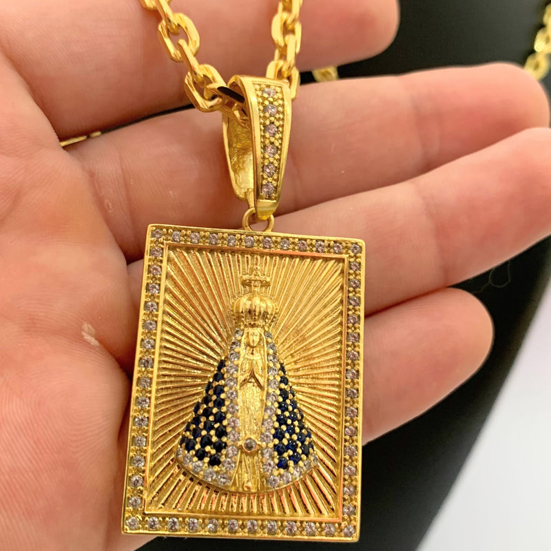 CORRENTE CADEADO (5mm) + PINGENTE PLACA NOSSA SENHORA APARECIDA (4cm) - BANHADO A OURO 18K