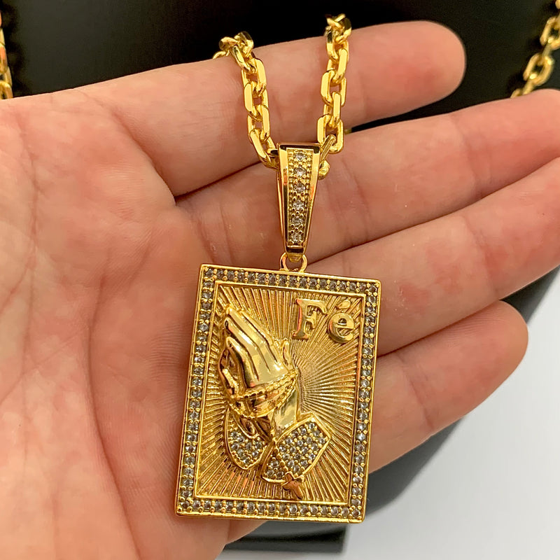 CORRENTE CADEADO (5mm) + PINGENTE PLACA FÉ CRAVEJADA (4cm) - BANHADO A OURO 18K