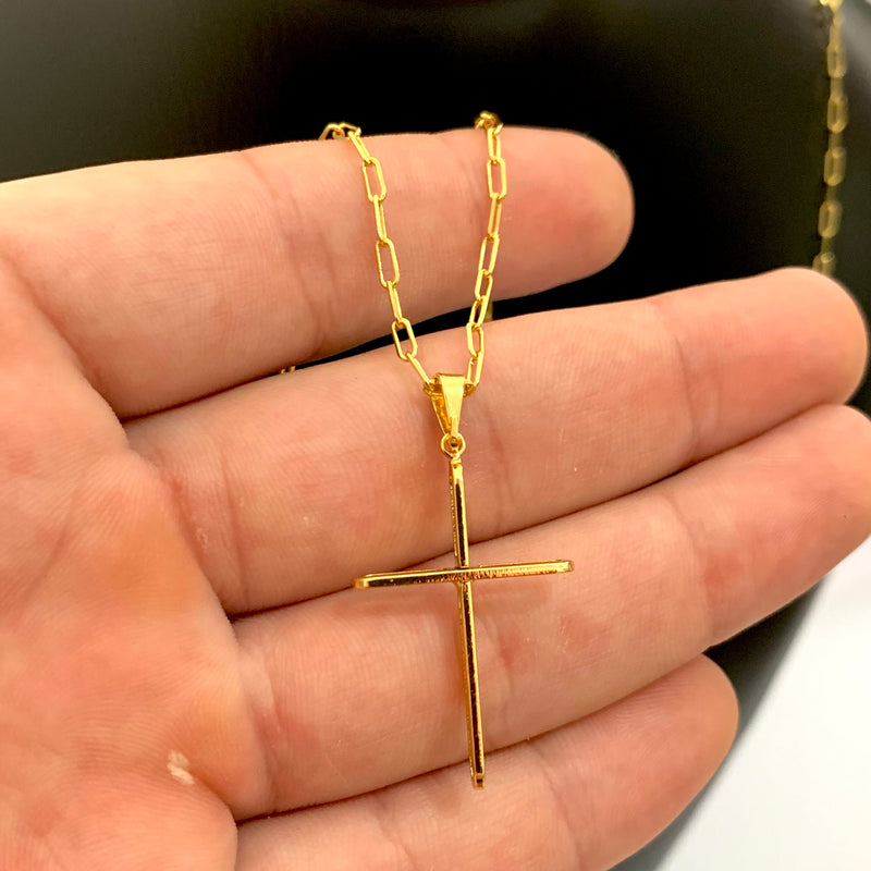 CORRENTE CADEADO FINO (1mm) + PINGENTE CRUCIFIXO 3D VAZADO (2,8cm)  - BANHADO A OURO 18K
