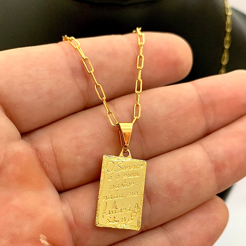 CORRENTE CADEADO FINO (1mm) + PINGENTE PLACA SALMO 23 (2,2cm) - BANHADO A OURO 18K