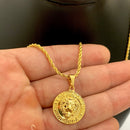CORRENTE ELO BAIANO (2mm) + PINGENTE MEDALHA LEÃO DA TRIBO DE JUDÁ (2,3cm) - BANHADO A OURO 18K.