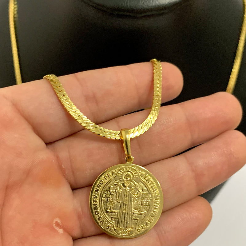 CORRENTE CADEADO FLAT (4mm) + PINGENTE MEDALHA SÃO BENTO (2,5cm) - BANHADO A OURO 18K