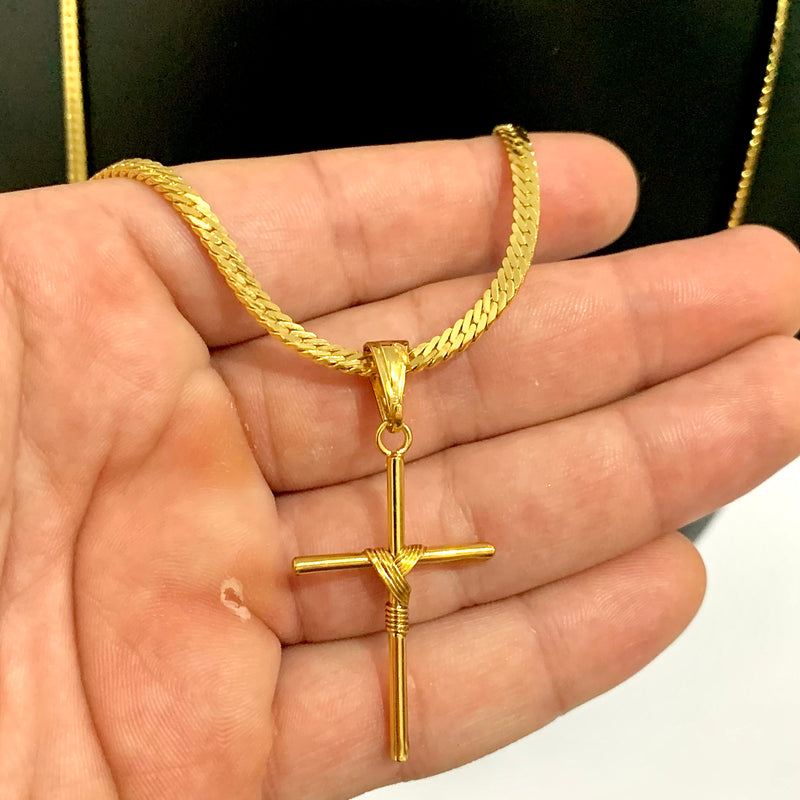 CORRENTE CADEADO FLAT (4mm) + PINGENTE CRUZ ARAMADA (3,8cm)- BANHADO A OURO 18K