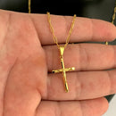 CORRENTE CADEADO FINO (1mm) + PINGENTE CRUZ COM CRISTO(2,5cm) - BANHADO A OURO 18K.