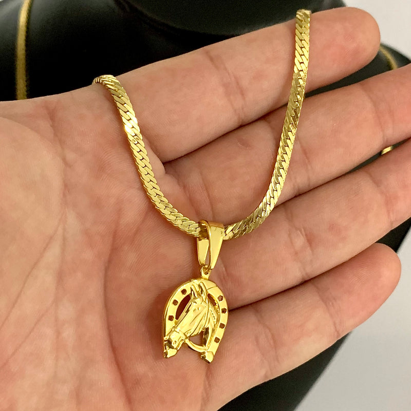 CORRENTE CADEADO FLAT (4mm) + PINGENTE FERRADURA (2cm) - BANHADO A OURO 18K