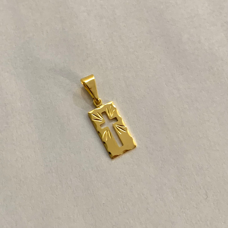 PINGENTE MINI PLACA CRUZ VAZADA (1,8cm) - BANHADO A OURO 18K