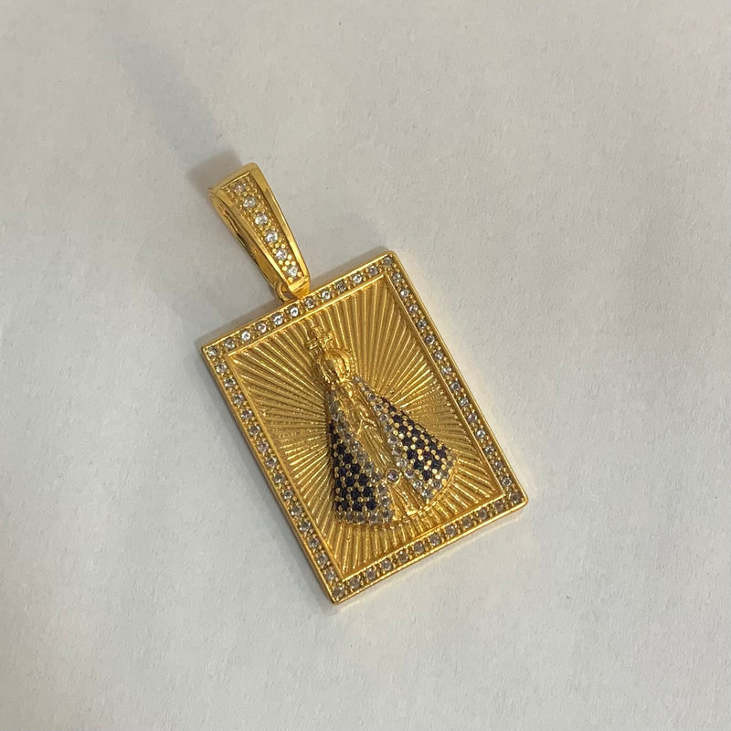 PINGENTE PLACA NOSSA SENHORA APARECIDA (4cm) - BANHADO A OURO 18K