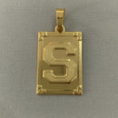 PINGENTE PLACA LETRA (2,7cm) - BANHADO A OURO 18K